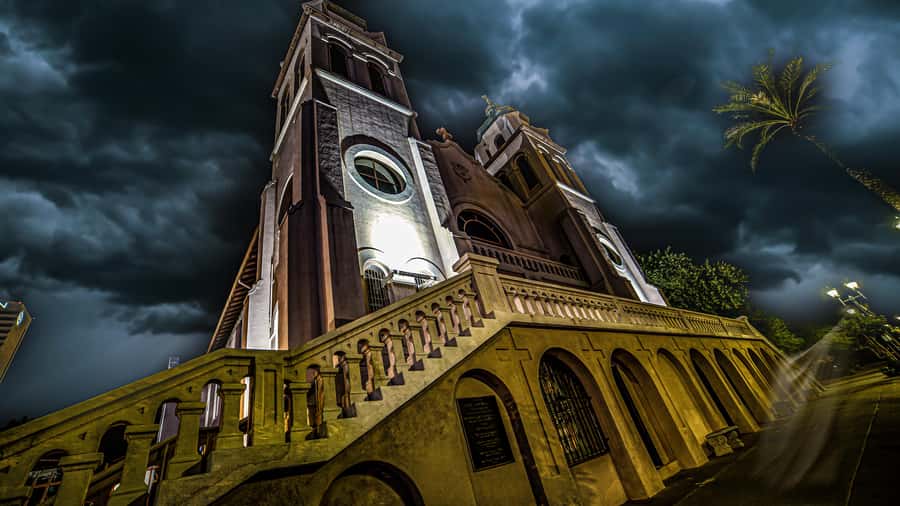 Phoenix: Ghosts & Poltergeists Guided Haunted Walking Tour - Why the guide matters more than the route