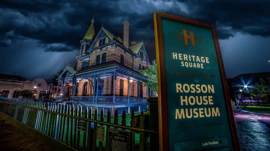 Phoenix: Ghosts & Poltergeists Guided Haunted Walking Tour - Meeting at Adams Street without confusion