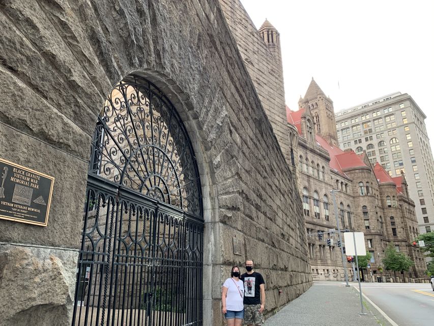 Pittsburgh: Evening Ghost & History Downtown Walking Tour - The ghost stories are a seasoning, not the main course