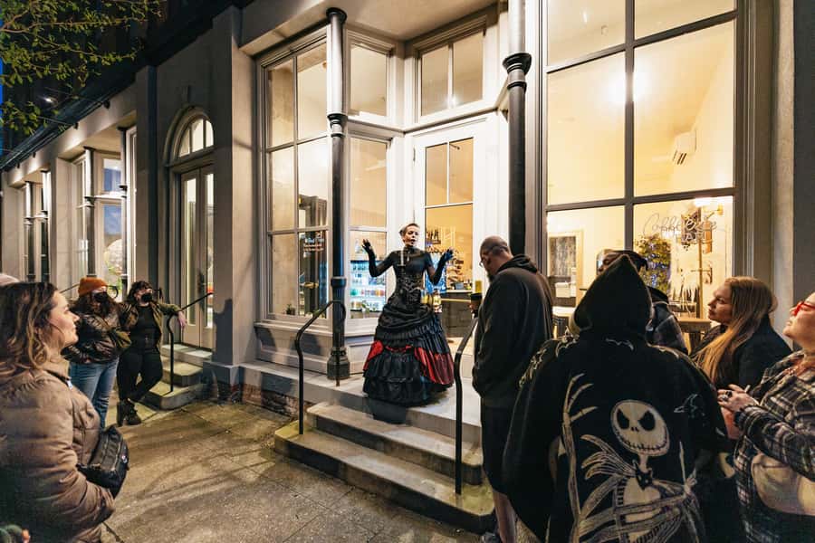 Portland: Ghosts, Poltergeists, and Psychopaths Walking Tour - The haunted hotel and the remaining downtown stops