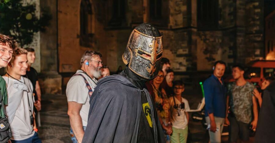 Prague: Ghost Walking Tour Where Legends Come To Life - The live ghosts and staged surprises