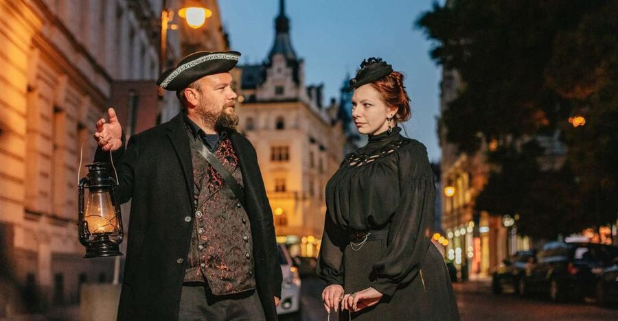 Prague: Ghosts and Legends Nighttime Guided Walking Tour - Secret stops and the value of not knowing everything