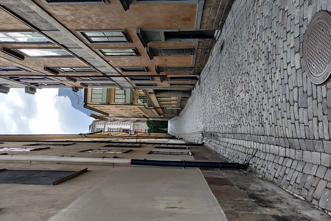 Private blood, ghosts and folklore Old Town 2h Stockholm tour - Walking through Prästgatan and the old Hell quarter