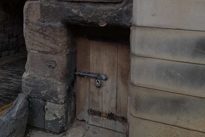 Private Dark History Tour: Eerie Edinburgh - The Heart of Midlothian and a grim civic symbol