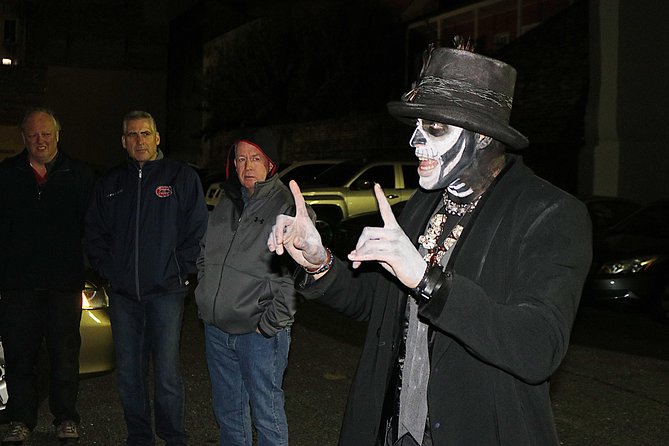 Private Ghost, Voodoo and Vampire Tour - The New Orleans Pharmacy Museum and old medical practices