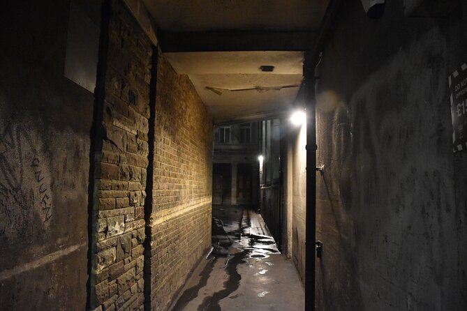 Private Ghosts and Gore Walking Tour of London - Execution bells and the story of Cock Lane
