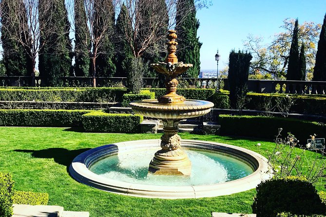 Private Scandals and Ghost Tour of Hollywood and Beverly Hills - Westwood cemetery and intimate movie history