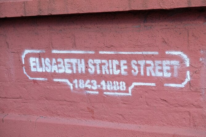 Private Walking Tour: Jack The Ripper and East End - Fournier Street and the Ten Bells Pub