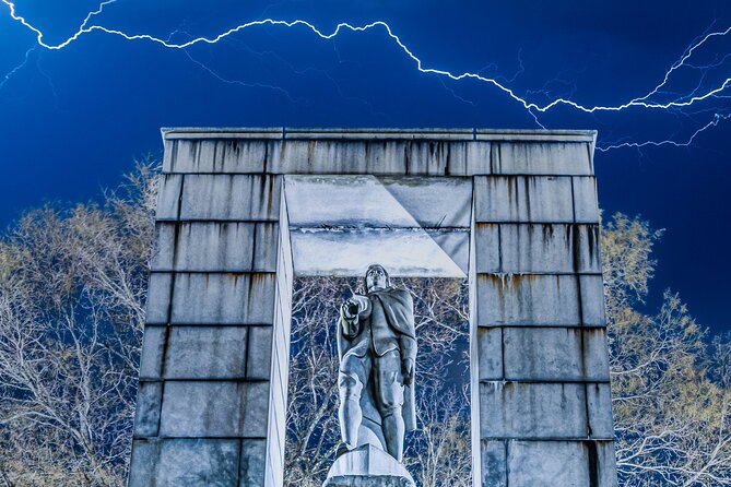Providence Ghost Tours: Phantoms, Poltergeists, & Pestilence - Brown’s University Hall recalls war and ghosts