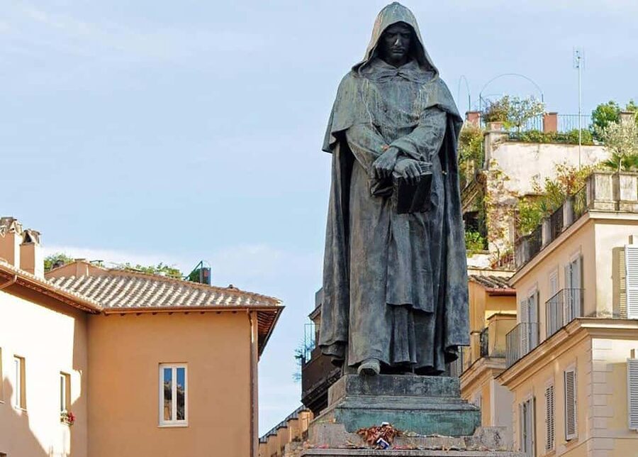 Rome After Dark: Ghosts & Medieval Backstreets Tour - Why Rome feels different after dark