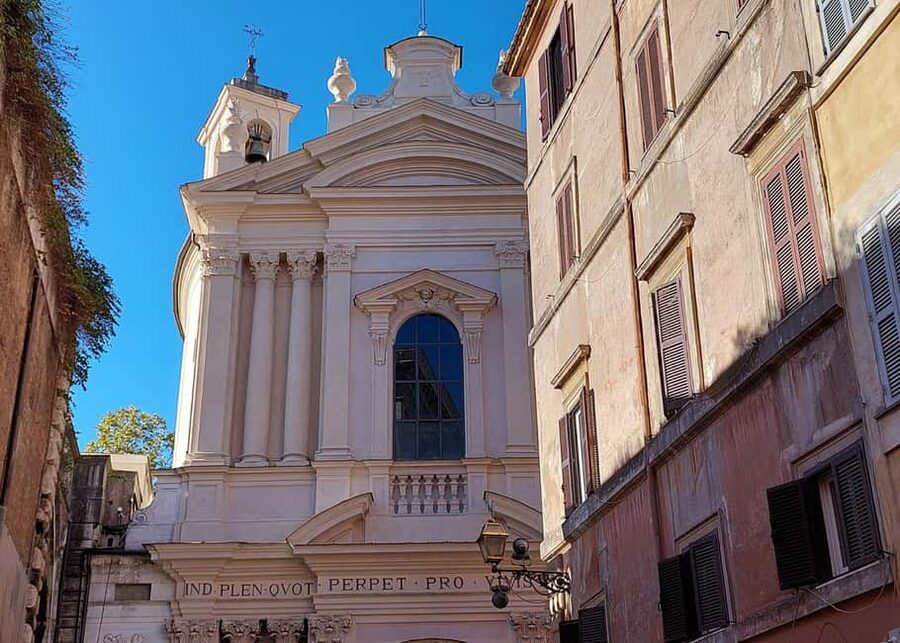 Rome After Dark: Ghosts & Medieval Backstreets Tour - Santa Maria dell’Orazione e Morte and the skull-filled stop