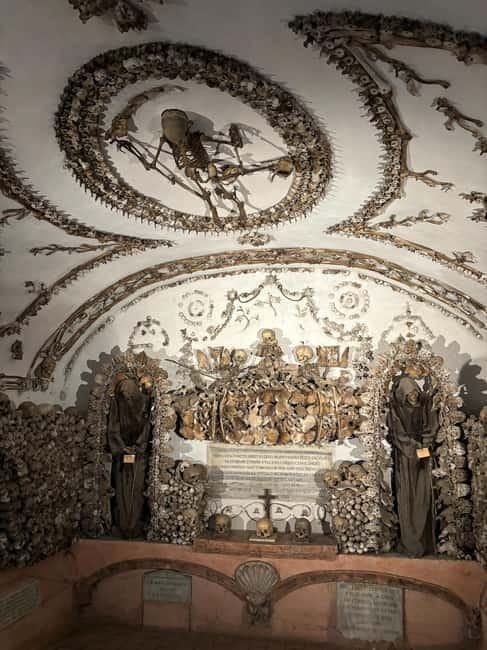 Rome: Capuchin Crypts & Ghostly Legends Small-Group Tour - The Pantheon and a scandal behind the piazza
