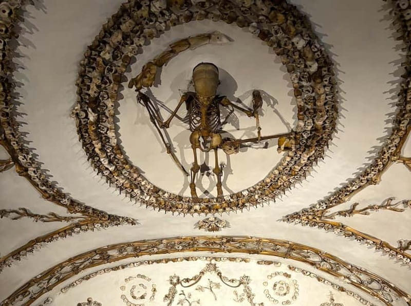 Rome: Capuchin Crypts & Ghostly Legends Small-Group Tour - Via Vittorio Veneto sets the scene