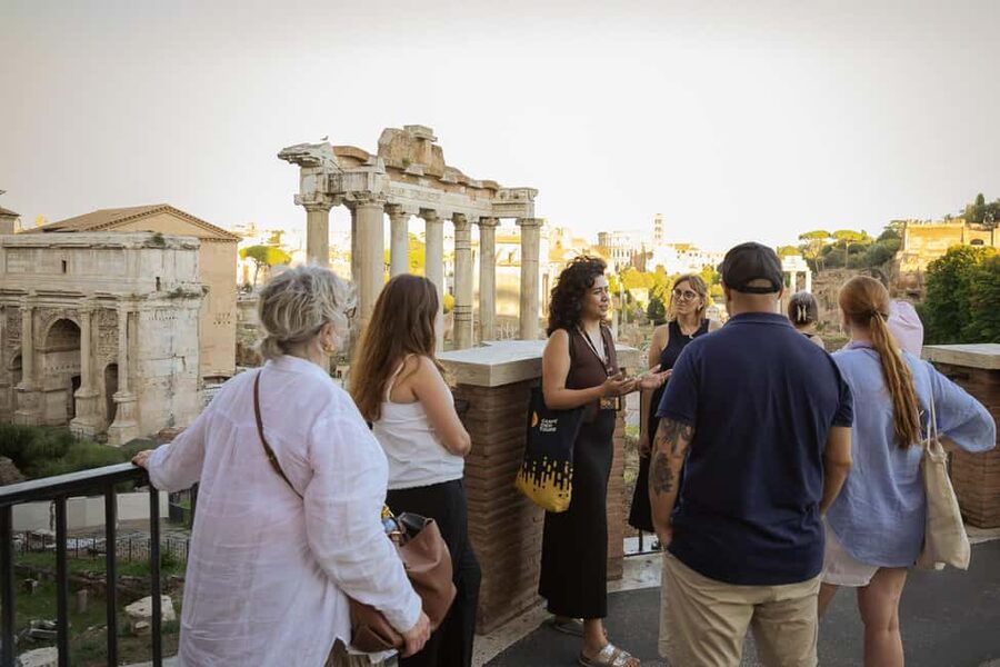 Rome: Colosseum and Ancient Dark History Walking Tour - What This Evening Walk Really Offers