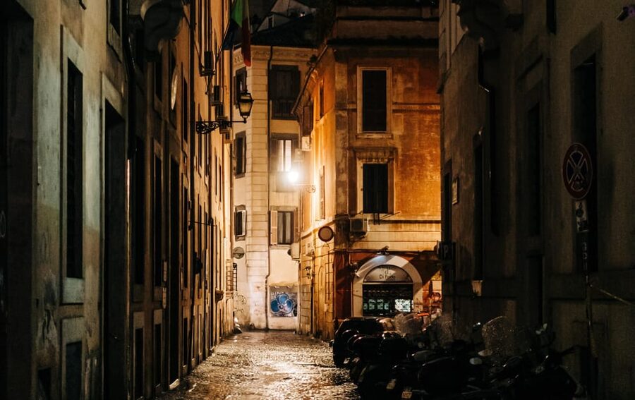 Rome: Guided Haunted Rome Ghost Tour with Dowsing Rods - Ponte Sant’Angelo and the darker river crossing