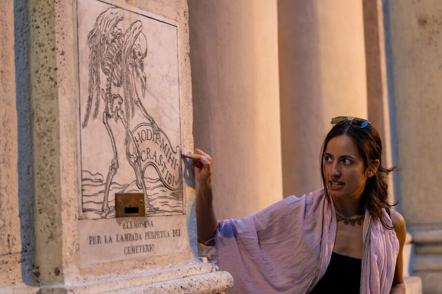 Rome: Guided Haunted Rome Ghost Tour with Dowsing Rods - Via dei Banchi Vecchi and the world of executions