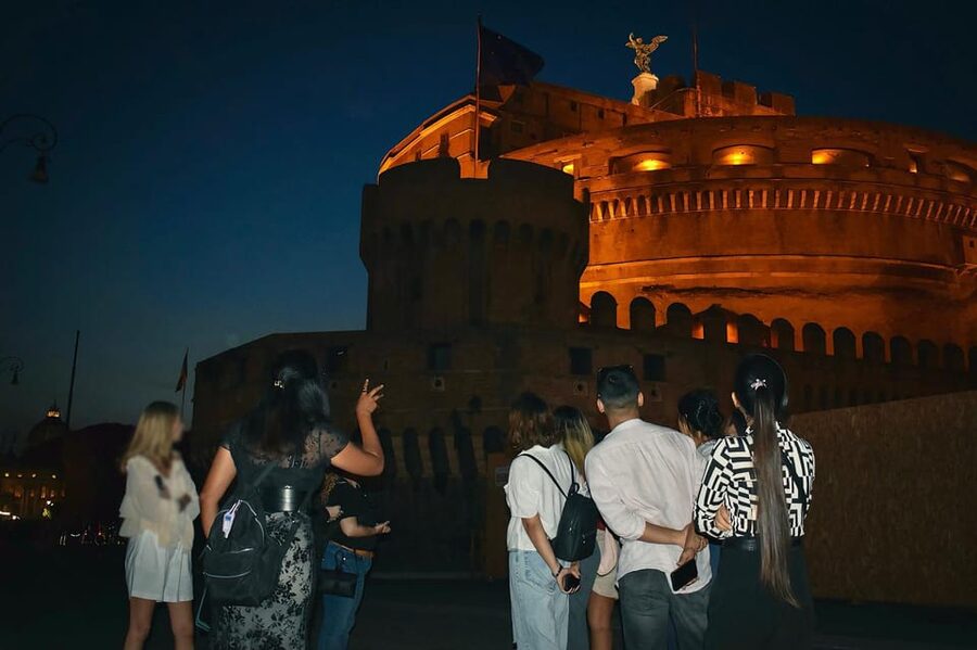 Rome: Haunted Ghost Tour, Mystery Crimes and Blackmagic - Poisoners, grim churches, and black magic