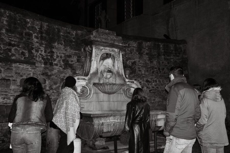 Rome: Paranormal Night Walking Tour & Secret Backstreets - Clivo di Rocca Savella and the quieter final stretch