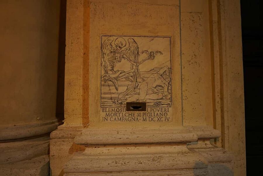 Rome's Dark Side: Ghosts, Scandals and Crypts - small group - Piazza Navona and the final change of perspective