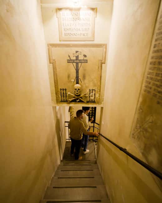 Rome's Dark Side: Ghosts, Scandals and Crypts - small group - Piazza Trilussa and the walk across Ponte Sisto