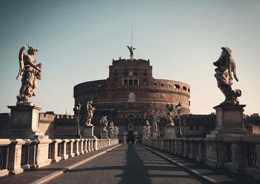 Rome Secrets: Dark History & Tasty Bites Tour - Passetto del Biscione and Rome’s secret corridors