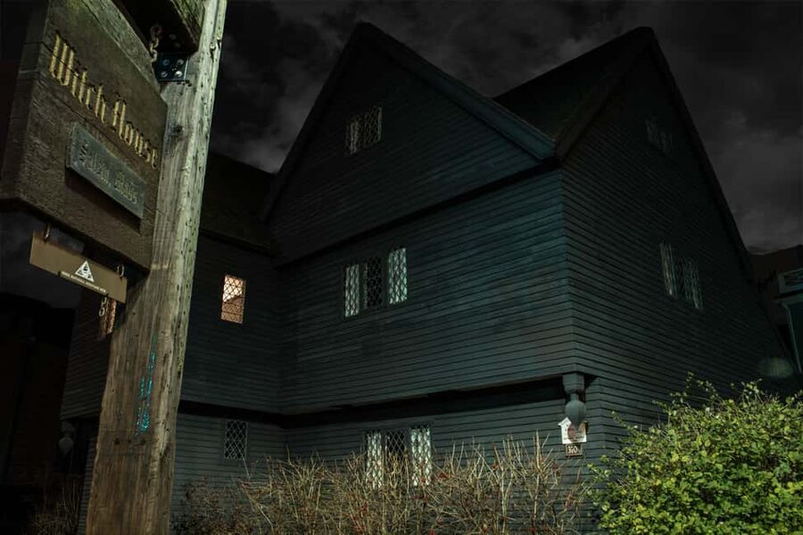 Salem: Boos and Brews Haunted Pub Crawl - Key points to know before booking