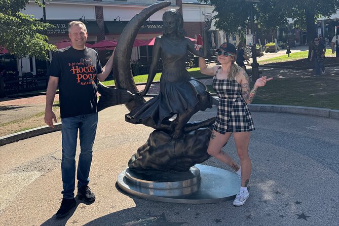 Salem Movie Magic Tour: Hocus Pocus and Bewitched locations - Salem Common and familiar outdoor scenes