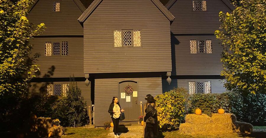 Salem: Psychic Bewitched Tour With Tarot Reading - Salem’s dark past, told on foot