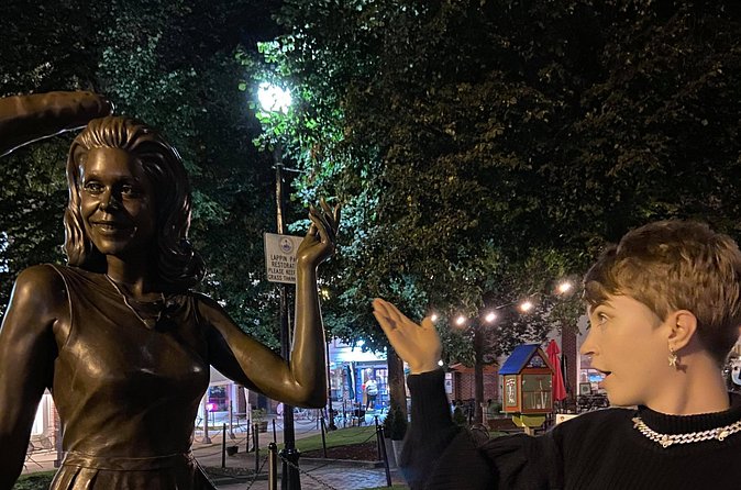 Salem's Spooky Spectres Walking Ghost Tour - What the guides add to the experience