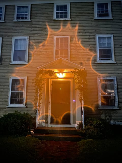 Salem: Specters and Apparitions Ghost Hunting Tour - Weather, clothing, and practical planning
