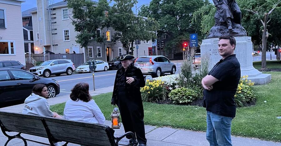 Salem: Vampires and Ghosts Walking Tour with Haunted Objects - How the storytelling affects the experience