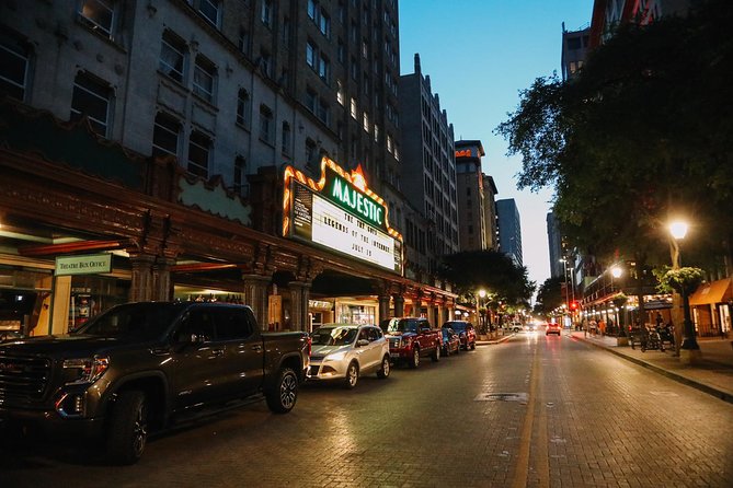San Antonio Apparitions Ghost Tour - The St. Anthony and its Lady in Red