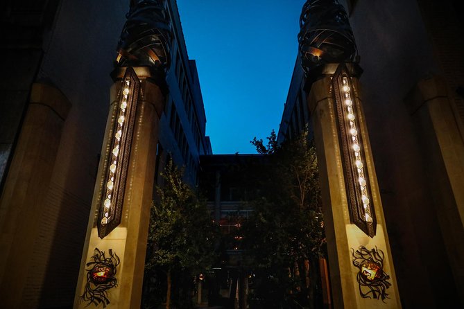 San Antonio Apparitions Ghost Tour - The Majestic Theatre and ghostly stage encounters
