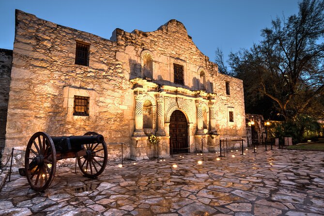 San Antonio Haunted Pub Crawl - Stop two: the Alamo at 300 Alamo Plaza