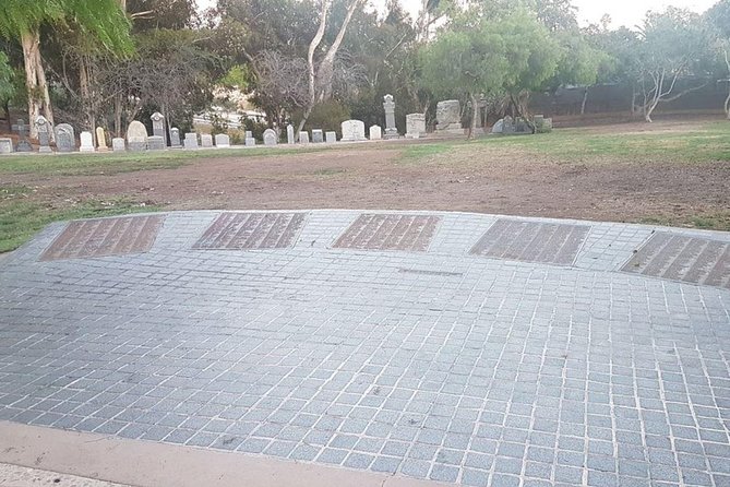 San Diego Ghosts and Gravestones: A Haunted Trolley Tour - Arriving at Whaley House