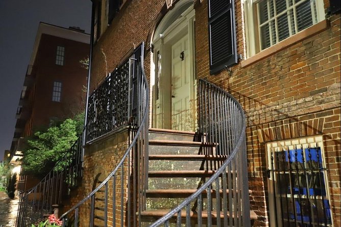 Savannah America's Most Haunted City® Walking Ghost Tour - Ghost stories about buildings, witches, and cemeteries