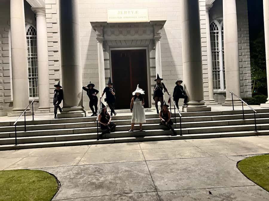 Savannah: Bad Kitty Pub Crawl, Spooky Naughty Ghosts - Lori’s storytelling and the value of a live guide