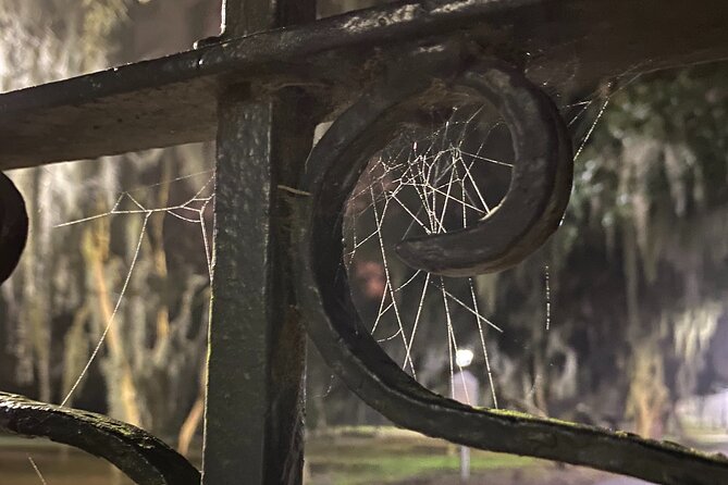 Savannah Ghost Tour for Adults ALL Alcoholic Drinks Included - The first drink, then the haunted pub crawl