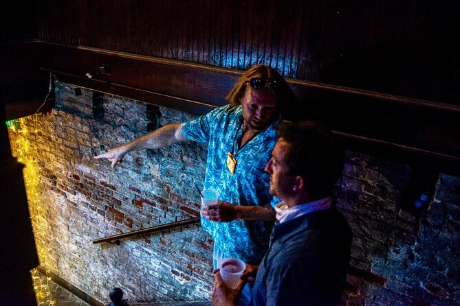 Savannah Ghost Tour for Adults ALL Alcoholic Drinks Included - The guides make or break the night