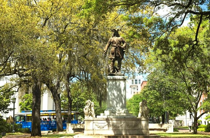 Savannah Ghost Tour with the Guy in the Kilt + Bar Stops - Key points at a glance