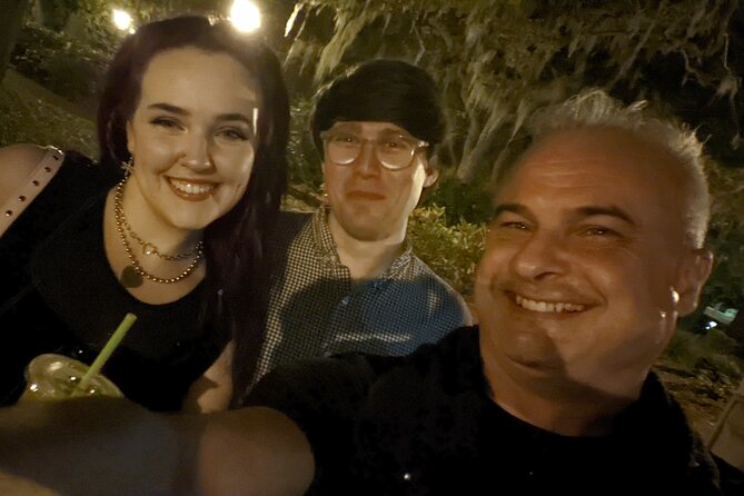 Savannah Ghost Tour with the Guy in the Kilt + Bar Stops - Walking through Savannah’s haunted squares
