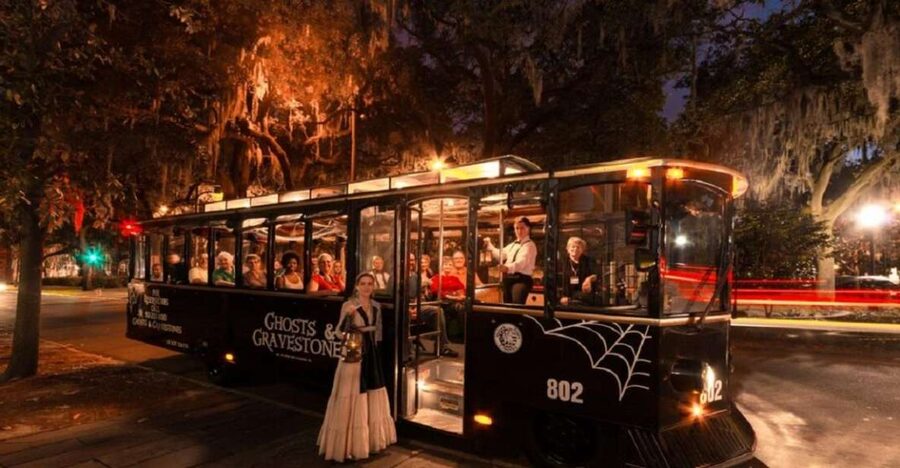 Savannah: Ghosts and Gravestones Tour with Low House Entry - Starting at the Simply Savannah trolley depot