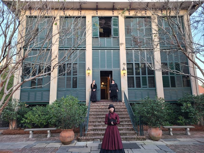 Savannah: Ghosts and Gravestones Tour with Low House Entry - Entering the Andrew Low House