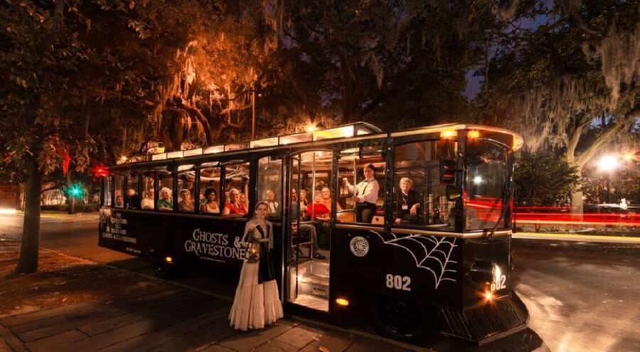 Savannah: Ghosts and Gravestones Tour with Low House Entry - Wright Square, Telfair Square, and the city after dark