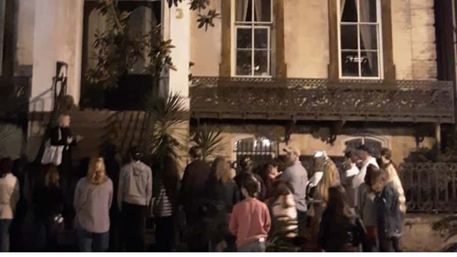 Savannah: Ghosts, Asylums, Voodoo, and Horror Walking Tour - Forsyth Park and the evening photo stop