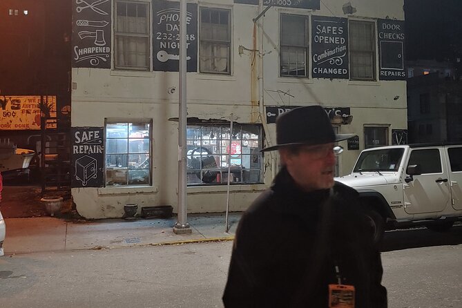 Savannah Ghostwalker Tour and Ghost Hunt - Patrick and Gene shape the experience