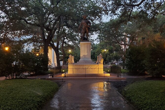 Savannah History and Haunts Candlelit Ghost Walking Tour - What makes this Savannah ghost tour different