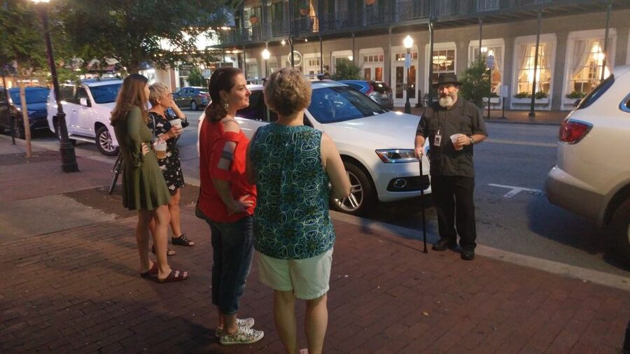 Savannah: Pub Crawl and Ghost Tour - Ghost stories grounded in Savannah’s past