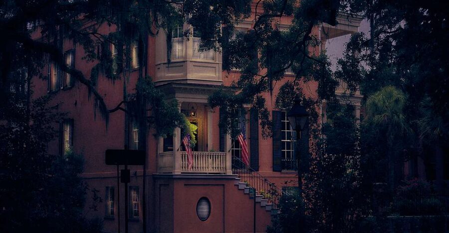 Savannah: Sixth Sense Savannah Ghost Tour - Forsyth Park and Old Candler Hospital