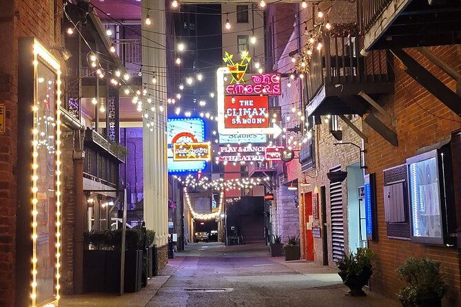 Seeking Spirits Haunted Night-Time Pub Crawl in Nashville - A ghost crawl with Nashville character